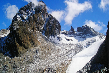 5 Days Chogoria Route | Naro Moru | Met Station | Camping